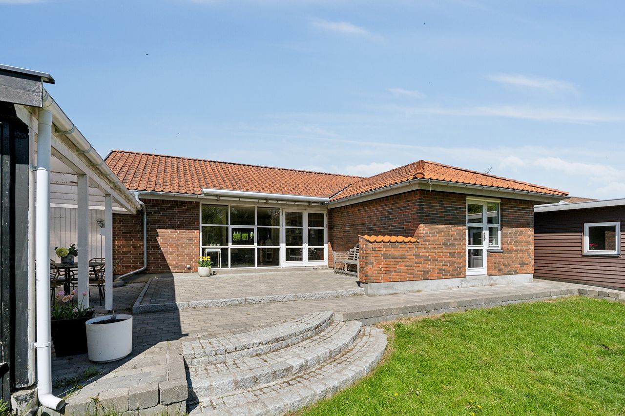 image 02